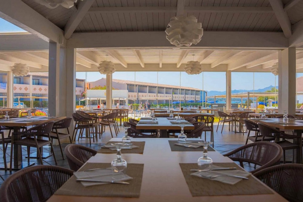 Hotel Club Baja Bianca con PACCHETTO NAVE